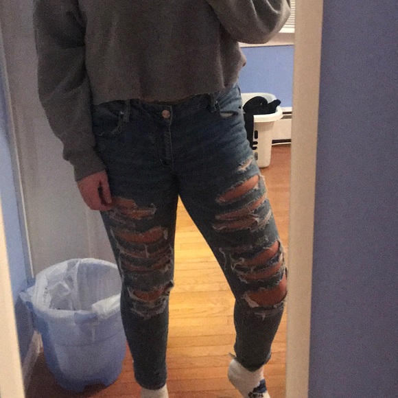 Very ripped light wash jeans - Picture 2 of 3